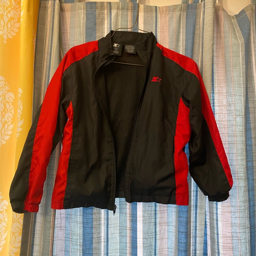 Boys’ Sz S-M (6-8) track suit.